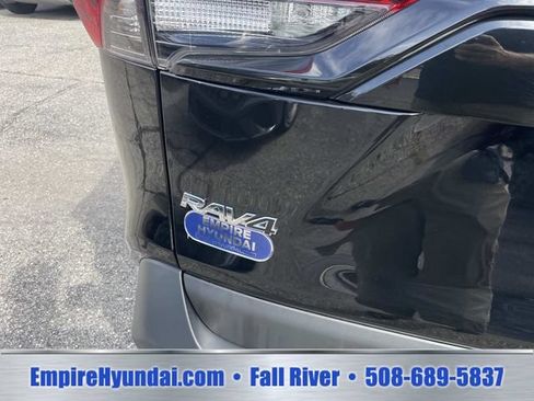 Used 2025 Toyota RAV4 XLE Premium w/ Weather Package AWD/4WD image 5