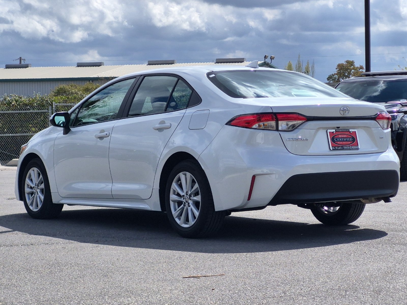 Used 2026 Toyota Corolla LE w/ LE Premium Package FWD image 3