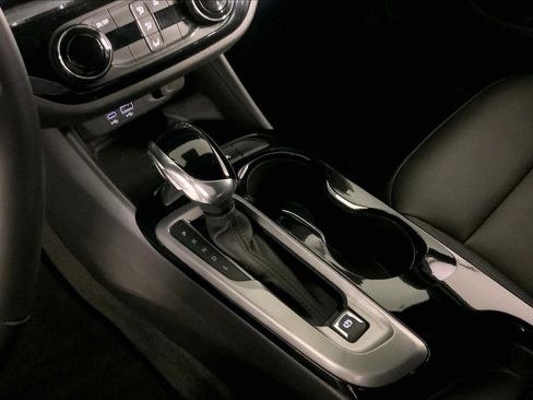 Used 2025 Buick Envista Sport Touring FWD image 17