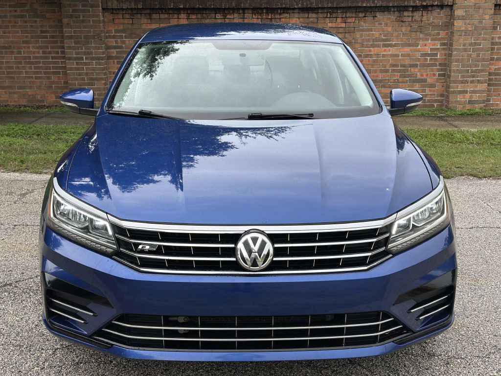Used 2017 Volkswagen Passat 1.8T R-Line w/ R-Line Lighting Package FWD image 3