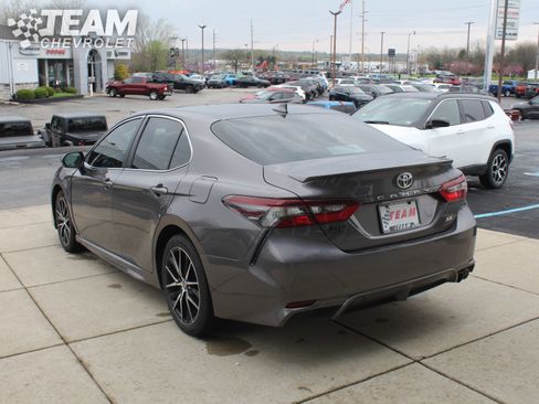 Used 2024 Toyota Camry SE image 6