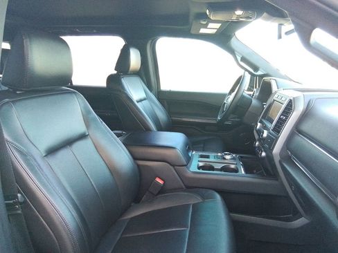 Used 2021 Ford Expedition XLT image 15