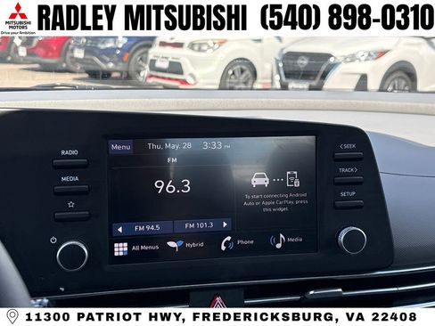 Used 2025 Hyundai Elantra Hybrid FWD image 8