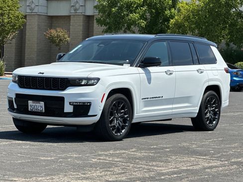 Used 2023 Jeep Grand Cherokee L Summit AWD/4WD image 8