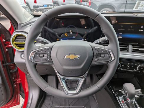 New 2026 Chevrolet Trax LT w/ Sunroof Package FWD image 13