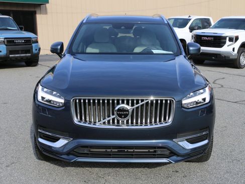 Used 2021 Volvo XC90 T8 Inscription image 11