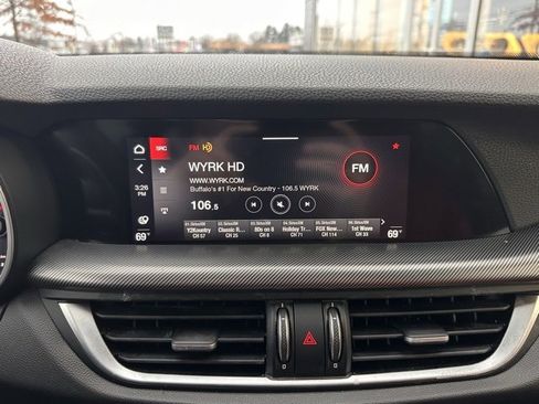 Used 2022 Alfa Romeo Stelvio Veloce image 18