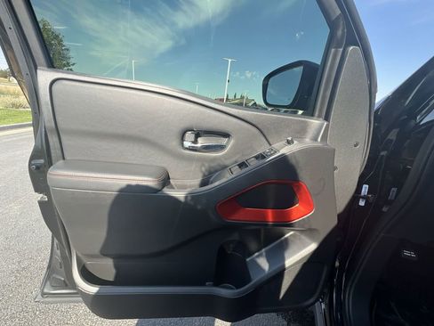 Used 2023 Nissan Frontier PRO-4X w/ Pro Convenience Package image 22