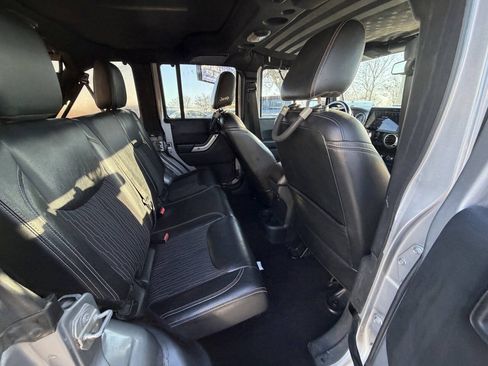 Used 2015 Jeep Wrangler Unlimited Sport AWD/4WD image 10