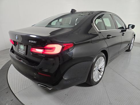 Used 2023 BMW 530i w/ Convenience Package image 2