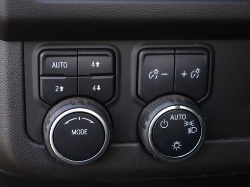 Used 2021 Chevrolet Tahoe Z71 image 13