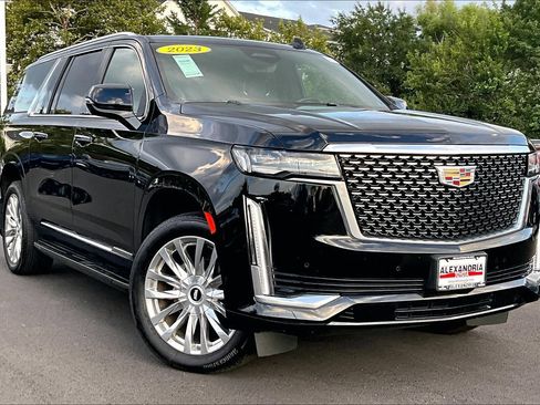 Used 2023 Cadillac Escalade ESV Premium Luxury AWD/4WD image 2
