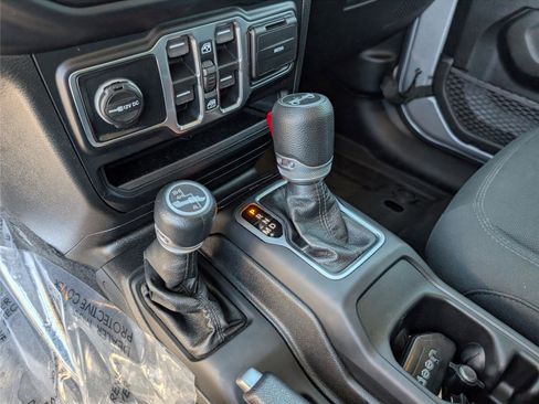 Used 2020 Jeep Wrangler Unlimited Sport S image 19