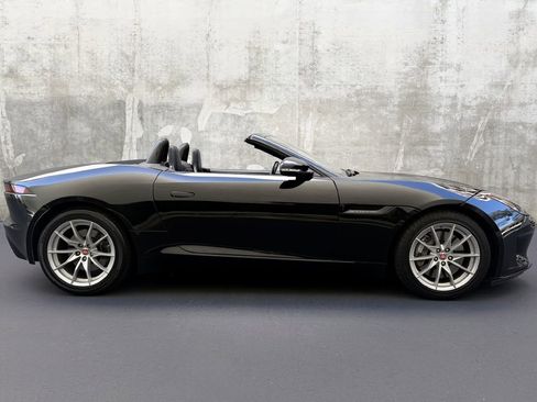 Used 2020 Jaguar F-TYPE image 5