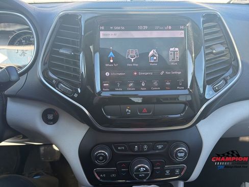 Used 2019 Jeep Cherokee Limited w/ Luxury Group image 21