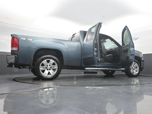 Used 2008 GMC Sierra 1500 SLT w/ SLT Preferred Package AWD/4WD image 55