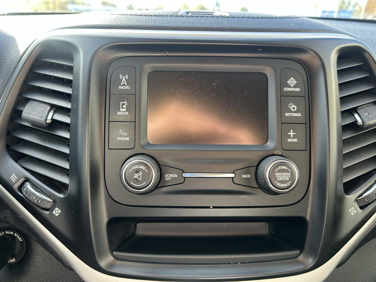Used 2014 Jeep Cherokee Sport w/ Trailer Tow Group AWD/4WD image 22