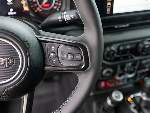 Used 2025 Jeep Gladiator Rubicon image 13