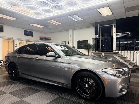 Used 2016 BMW 528i Sedan RWD image 1