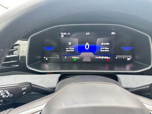 Used 2025 Volkswagen Jetta SE image 40