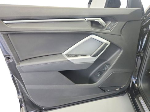 Used 2023 Audi Q3 2.0T Premium Plus image 23