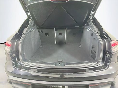 Certified 2026 Porsche Macan GTS AWD/4WD image 36