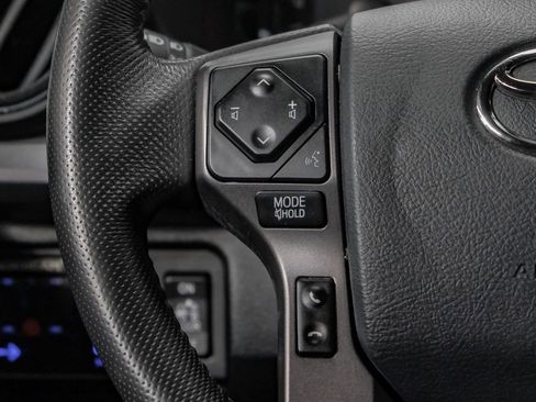 Used 2020 Toyota Tacoma TRD Off-Road w/ Advanced Technology Package image 16