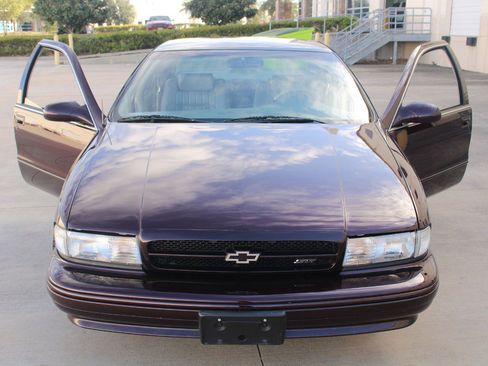 Used 1995 Chevrolet Impala SS image 9