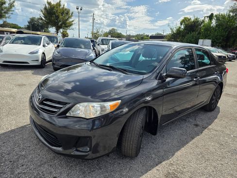 Used 2013 Toyota Corolla LE FWD image 3