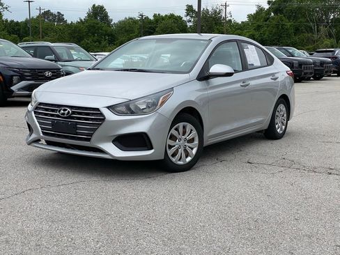 Used 2019 Hyundai Accent SE FWD image 3