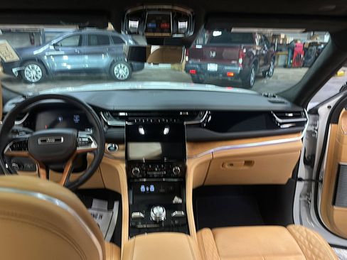 Certified 2023 Jeep Grand Cherokee L Summit AWD/4WD image 28