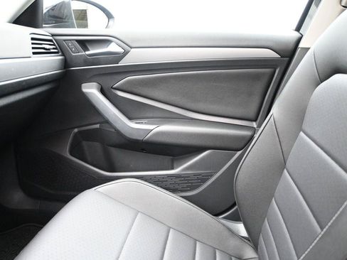 Certified 2021 Volkswagen Jetta SE FWD image 6