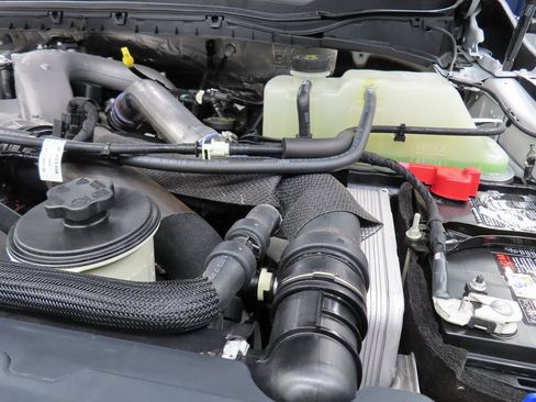 Used 2025 Ford F250 Platinum w/ FX4 Off-Road Package image 33