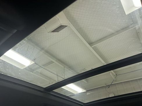 Used 2023 Chevrolet Tahoe Z71 w/ Luxury Package image 19