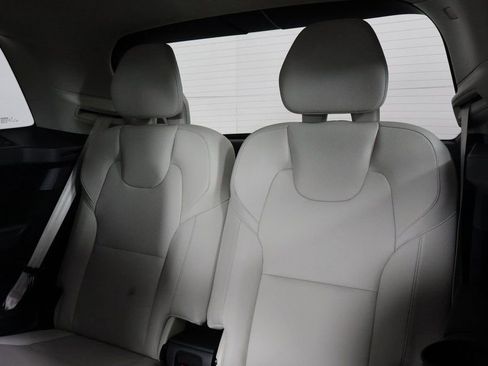 Used 2024 Volvo XC90 B5 Plus w/ Protection Package Premier AWD/4WD image 12