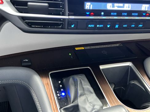 Used 2024 Toyota Sienna XLE w/ XLE Plus Package image 30