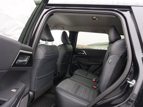 New 2026 Mitsubishi Outlander SE image 17