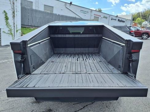 Used 2024 Tesla Cybertruck AWD Crew Cab image 29