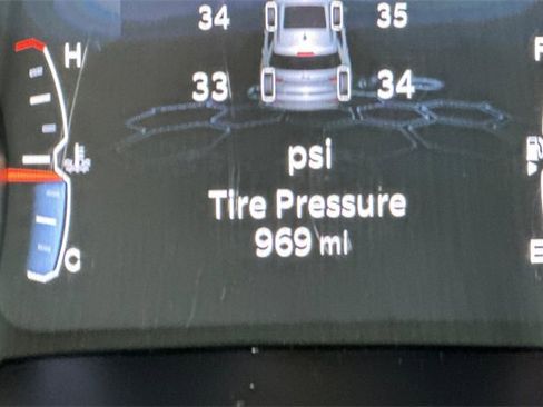 Used 2024 Jeep Compass Latitude w/ Convenience Group image 28