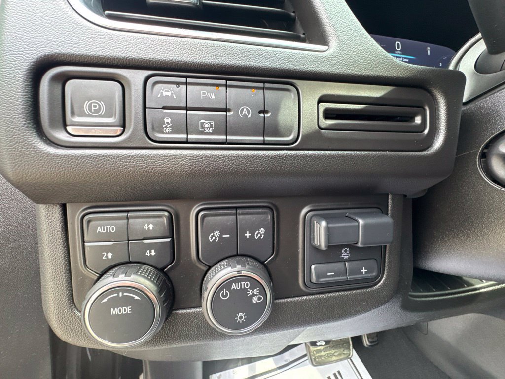 Used 2024 Chevrolet Tahoe LT w/ LT Signature Package AWD/4WD image 14
