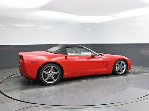 Used 2007 Chevrolet Corvette Convertible w/ Preferred Equipment Group RWD image 2