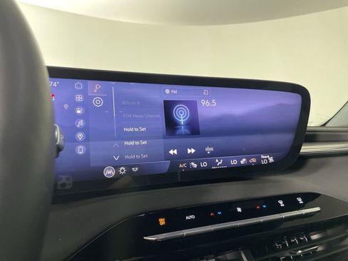 Used 2025 Buick Enclave Preferred image 13