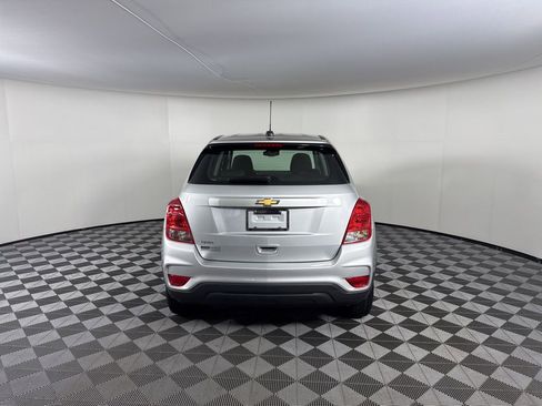 Used 2018 Chevrolet Trax LS FWD image 4