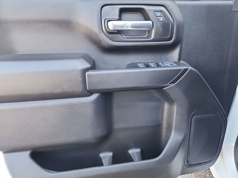 Used 2025 Chevrolet Silverado 2500 Custom w/ Custom Value Package image 12