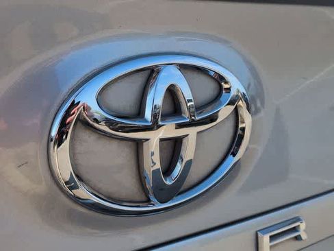 Used 2018 Toyota Camry XSE image 11