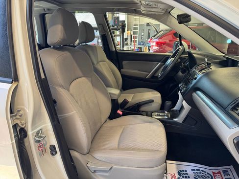 Used 2014 Subaru Forester 2.5i Premium w/ All-Weather Package AWD/4WD image 21