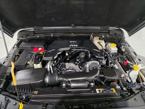 Used 2021 Jeep Wrangler Unlimited Sahara w/ Uconnect 4C Nav & Sound Group image 11