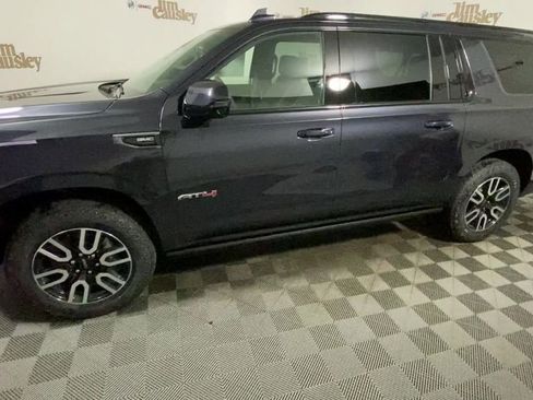 Used 2023 GMC Yukon XL AT4 w/ AT4 Premium Plus Package image 5