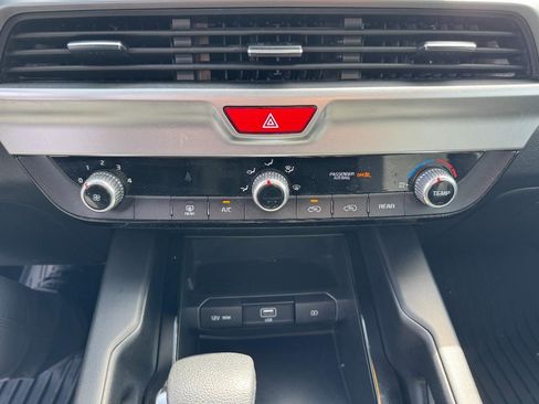 Used 2021 Kia Telluride LX image 27