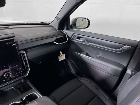 Used 2026 GMC Acadia Elevation w/ Black Edition AWD/4WD image 20